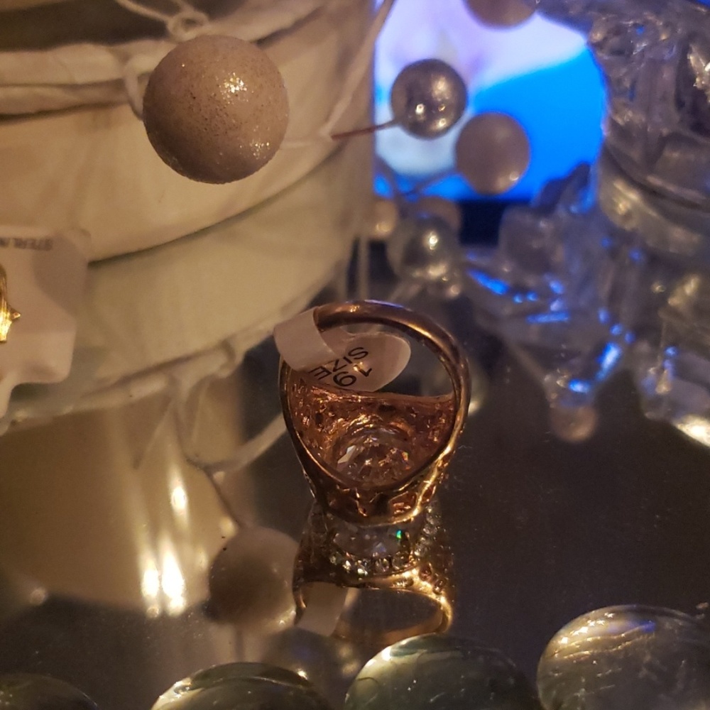 new ring. - Picture 2 of 3